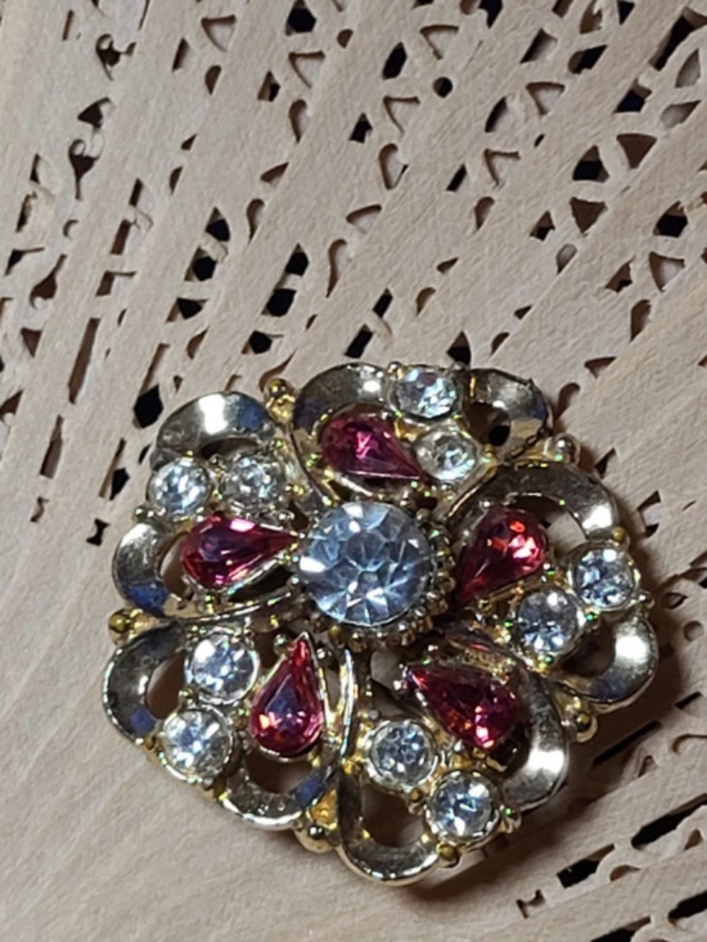 Rhinestone Floral Brooch in Gold & Pink Like New